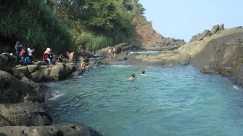 Refreshing Nikmati Wisata Pantai Jogja di Laguna Wediombo