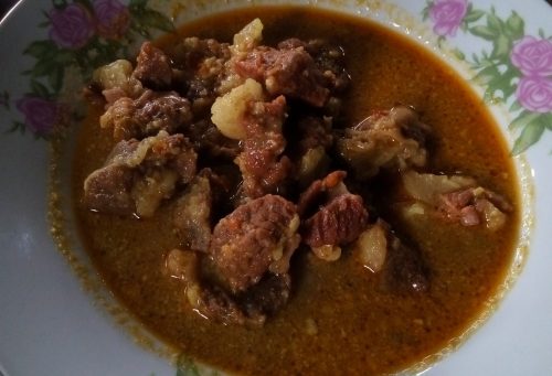 Nikmatnya Wisata Kuliner Klaten di Rumah Makan Tongseng Bu Sarmi Yang Legendaris