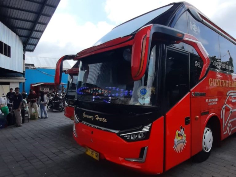 14 Jam Bus Gunung Harta Suite Combi Denpasar Yogyakarta